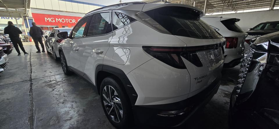 السلام عليكم
توسان ٢٠٢٤ للبيع فول  ماشيه٤٣ كم بانوراما بصمه  شاشه اوتو هولد سايد بريك بصمه كشنات مخمل بردات وره وبعد مواصافات خليجي مكفوله السعر222ورقه وبيها مجال  
***********
