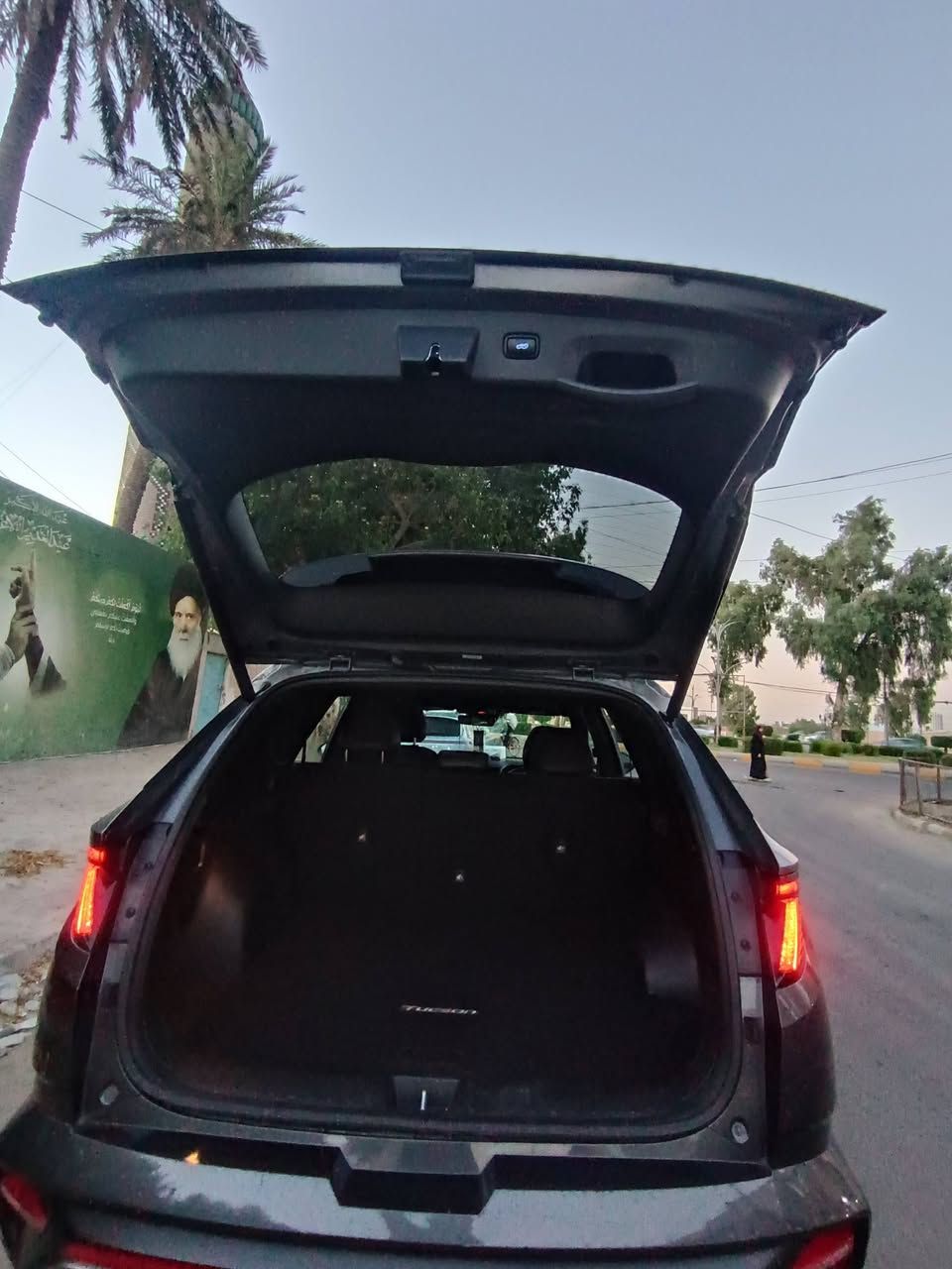 سلام عليكم توكسان موديل24امريكي هايبرد فئةNحادثها جامرلغ امامي الجهه اليسرى مبدل بلادي وشويه باب سايق بارد فول بنوراما للاستفسار ***********
