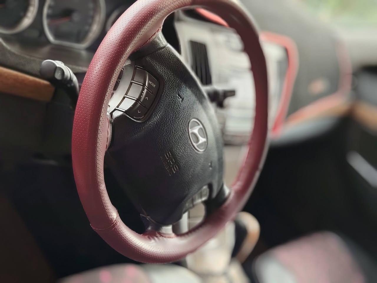 سوناتا للبيع ٢٠٠٩ رقم بغداد بإسمي جاهزه من كل شي تخم تاير صدر جديد مكينه ٢٤٠٠ كير ٥ نمر جاهزه مال جناي بيهة چاملغين وبابين خلفيه صبغ اثر شخوط السعر ١١٥ مكان بغداد 
***********
