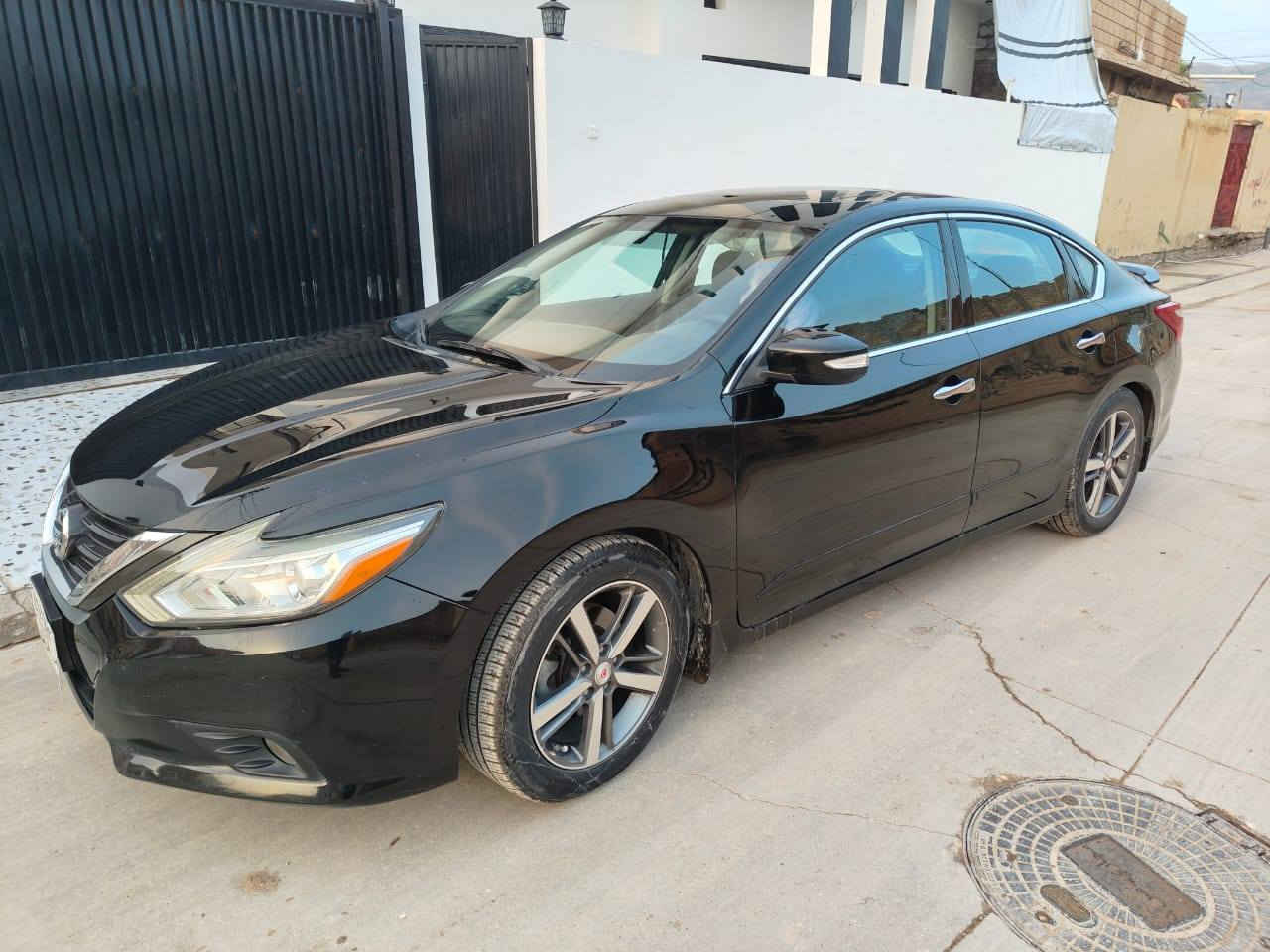 سلام عليكم ورحمة الله وبركاته 
نيسان التيما موديل 2017لون اسود  بجم كبس 
ضرر قطعتين جاملغ خلفي وصندوق صبغ
مكلف بل نشر خابر صحاب سياره *********** طوز, صلاح الدين
