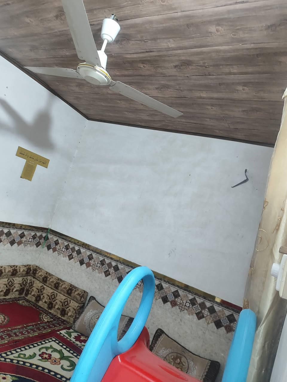 بيت للبيع المساحه 60م غرفه نوم وصاله ومطبخ وصحيات وستقبال قرب سيد عبد الله المختار مراجعة مكتب الخزعلي للعقار ***********
