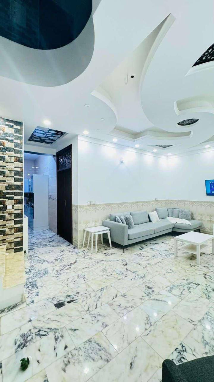 السلام عليكم دار للبيع طابو صرف
حلة حي نادر الثانية فرع صيدلية مصطفى
مساحة ٢٠٠ م
طابقين بناء حديث
طابق ارضي ٢غرف نوم ومجمع صحيات وكيلور واستقبال وكراج سيارة
طابق اول ٢غرف نوم ومجمع صحيات وكيلور
رفت /طابوق جمهوري /أرضية مرمر
شارع ١٥ م
للاستفسار***********
***********
*********** ابواحمد لبيع وشراء العقارات في بابل مكتب البيت الامين حلة نادر الأولى قرب آسواق الجمل ملاحضة نستقبل جميع عروض البيع والشراء والايجار الرهن
