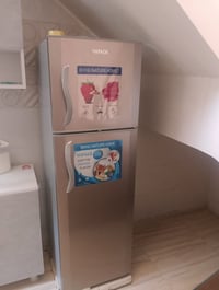 ثلاجه ومكيف اسعارهن مناسبه جديدات 07706479437