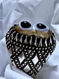 وصف غير واضح • لا تفاصيل • نص فقط