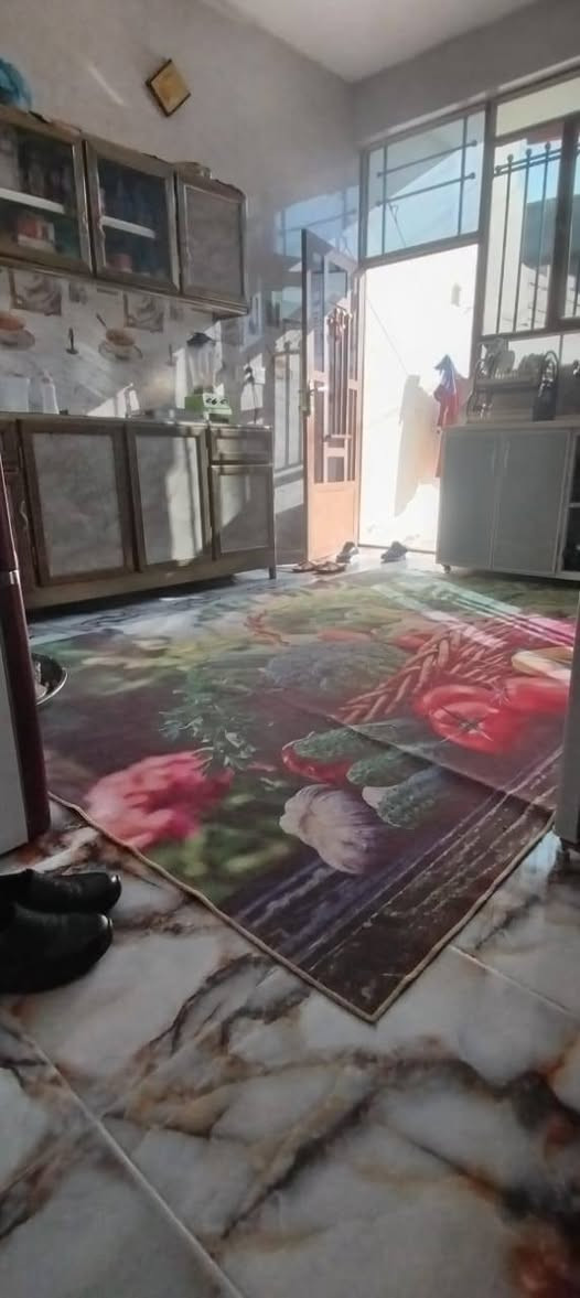 بسم الله وعلى بركة بيت 150 متر مال جناي شغل درجه اولى موقع جيد ومميز 150 متر طابقين معزول يرهم للسكن ويرهم للاستثمار العقاري السعر 88 مليون قابل للتفاوض مع صاحب العقار سامراء دوانم المعمل للاستفسار مراجعة مكتب الياقوت للعقار ***********
