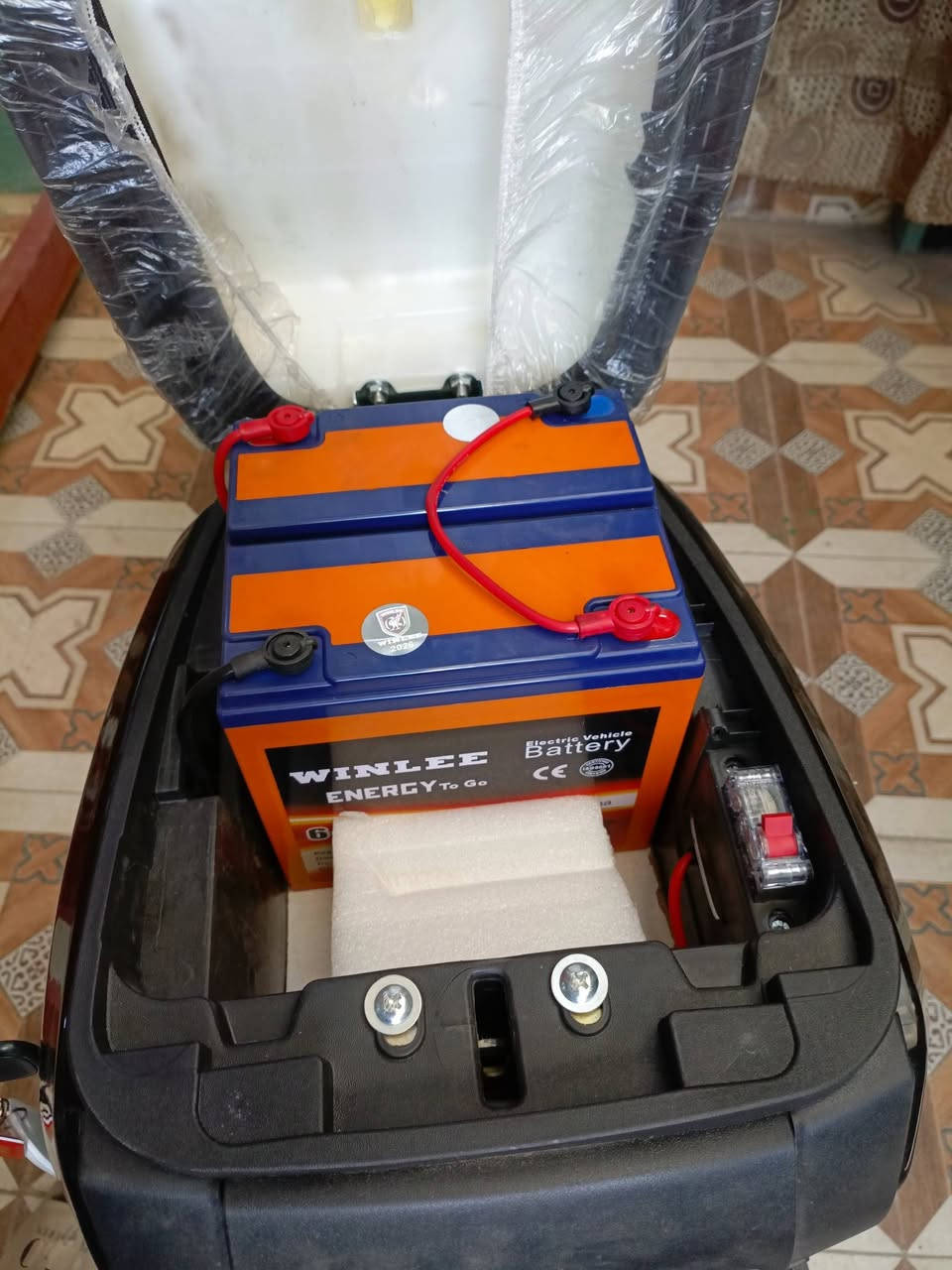 دراجه R9 الوينلي 2026 للبيع
دراجه جديدة صارلها شهر يمي ونضيفه حيل 5 بطاريات دبل 32 امبير عليهم الختم الفسفوري ومن كلشي كامله مكمله تشغيل عن بعد كارت تشغيل نظام البك R وشادلها جوزة اصليه لحمايه العقل والبطاريات والشاحنة ايضا نضيفه ويا الماطور 
للتواصل عالخاص او عالواتساب/***********
