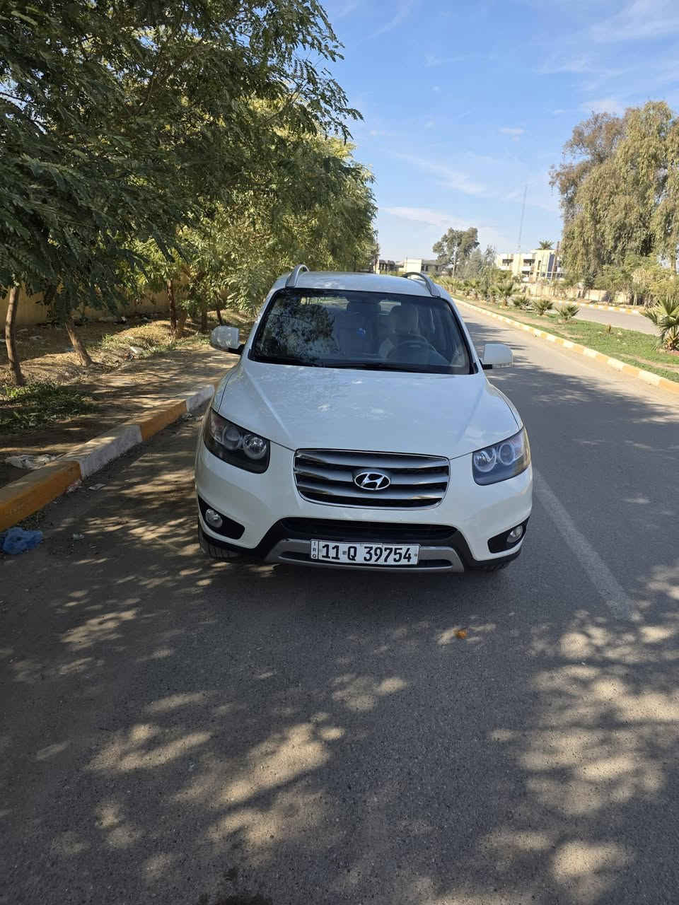 سلام عليكم سنتافي موديل 2012 خليجي كفاله
شركه العامه
مكينه 3500 سته سلندر دوش
7 راكب
3 قطع تبريد
صاج وشاشه جبيره
فور ويل 
رقم بغداد
مكان سياره بغداد
السعر 153 او بيه مجال
***********
***********
