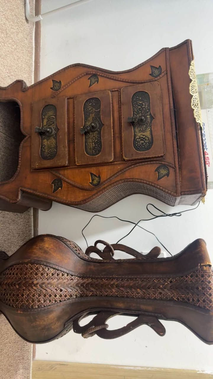 بۆ فرۆشتن 
هی زەمانی زوە ٢٠١٧ کراوە 
ناونیشان سلیمانی
خۆی زۆری پێ دراوە
نرخ٨٠ هەزار هەردوکی
ئەگەر کریاری نامە بنیرە
یاخود تەلەفون کە ***********
سلیمانی شاری سپی Singapore
