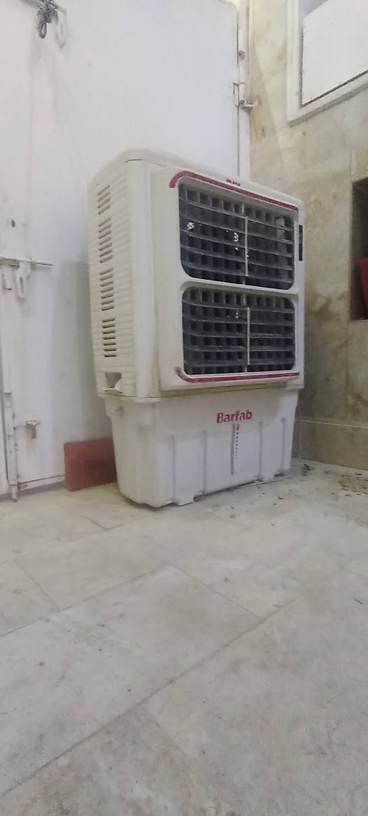 مبردة عاطلة للبيع
نوع برفاب ايرانية الحجم الكبير 
السعر 30 الف 
مكاني كربلاء حي السلام 
***********
