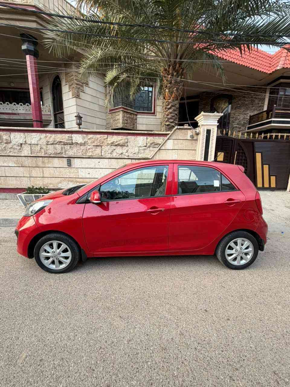 بيكانتو ٢٠١٥ مصبوغه حزام سعر ٨٢ وبيها مجال بسيط سياره جاهزه من كلشي نضيفه ميحتاج اي شي شاشه مري كهرباء ٤سلندر  ***********للاستفسار
