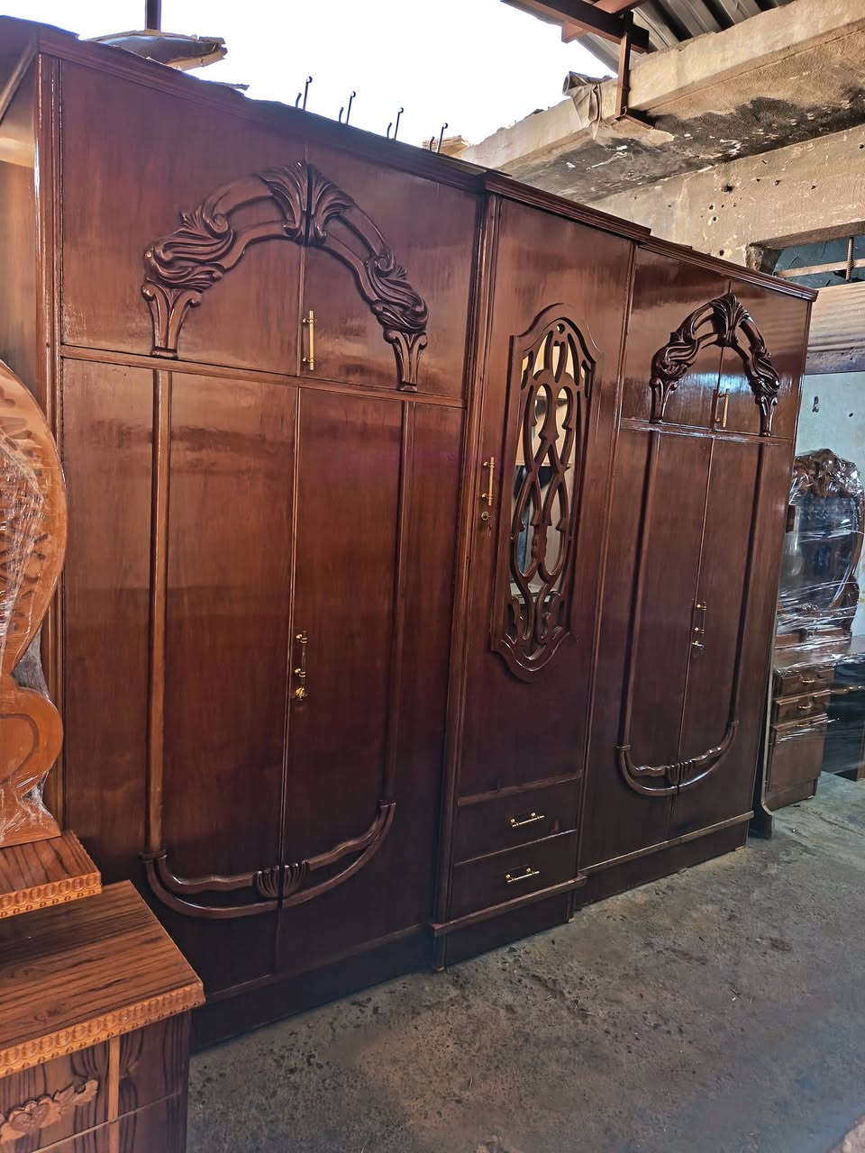 غرفاه ملحق السعر 650 وبي مجال وهذا الرقم ***********
