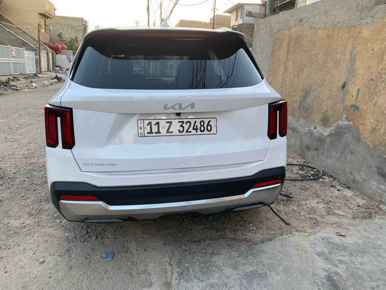 كيا سورنتو برستيج 2024 فووول مواصفات
مرقم بغداد بأسمي دولي 
ماشيه 4000 قابلة للزيادة
حادث جاملغ امامي وربع باب السائق فقط 
بدون ايرباك بدون شواصي 
لون ابيض
بانوراما 
محرك 2500 تيربو 
ويل دعايه 20 
مري شفط 
رادار امامي عدد 3
رادار جانبي 
كامرات 360درجه 
كامره امامي جانبي 
تدفئه وتبريد كشنات 
لد خلفي 
حساسات اماميه وخلفيه 
صندوك كهرباء 
تشغيل عن بعد 
شاشه دجيتال متصله 
لايت زينون اربع عدسات 
لد نهاري برتقالي 
كشنات جلد 
كشنات كهرباء منفصل سياحي 
7راكب 
اوتو هولد. 
هاند بريك بصمه 
ماوس اربع انظمه قياده 
دمام 
شاحن تلفون لا سلكي 
وبعد بيها هواي مواصفات مذاكرهن
للاستفسار واتساب ***********
رقم الشاصي 5xyrk43f7rg268532
مكان السياره بغداد حي الامين بغداد, العراق
