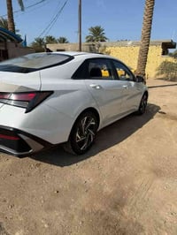 مكينة ١٥٠٠ • ماشيه ١٨٠٠٠ • مفروشه جلد