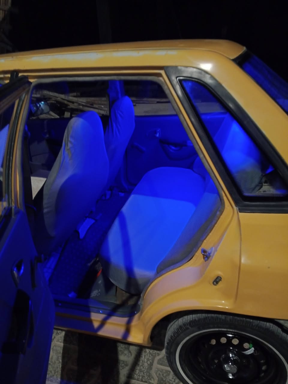 لسلام عليكم سايبه موديل 13  كير مكينه حداديه جدد كهربائيات كله شغاله مصفر هيئه غرامات شواصيه جدد تخم تاير جديد المكان حله حي الشاوي السعر 30 وا بيهه مجال السياره كامله ***********
