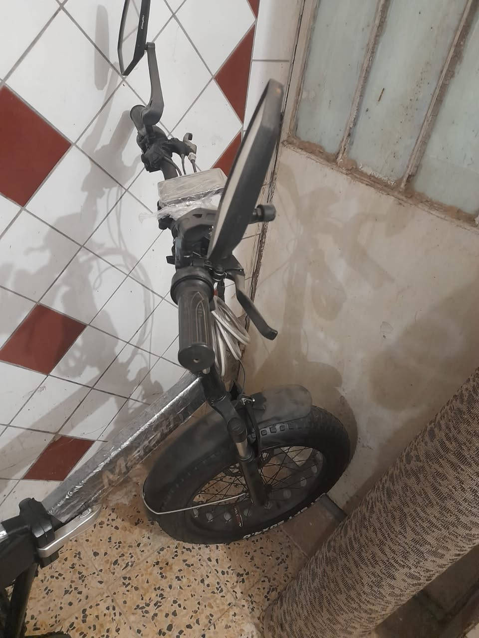 سلام عليكم للبيع دراجه شحن لوك اخو جديد ماخذه ١٠ورقات ابيع بمليون هاتف ***********
