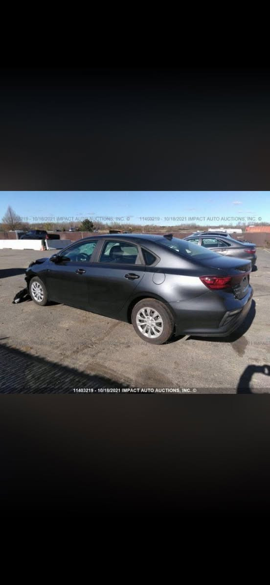 السلام عليكم
للبيع او مراوس فورتي 2021رقم اربيل دولي  بسمي وارد امريكي الحادث بصور السعر ١٣٥وبيها مجال محرك 2000دوش السكن بغداد ابو غريب خان ضاري الهاتف ***********
