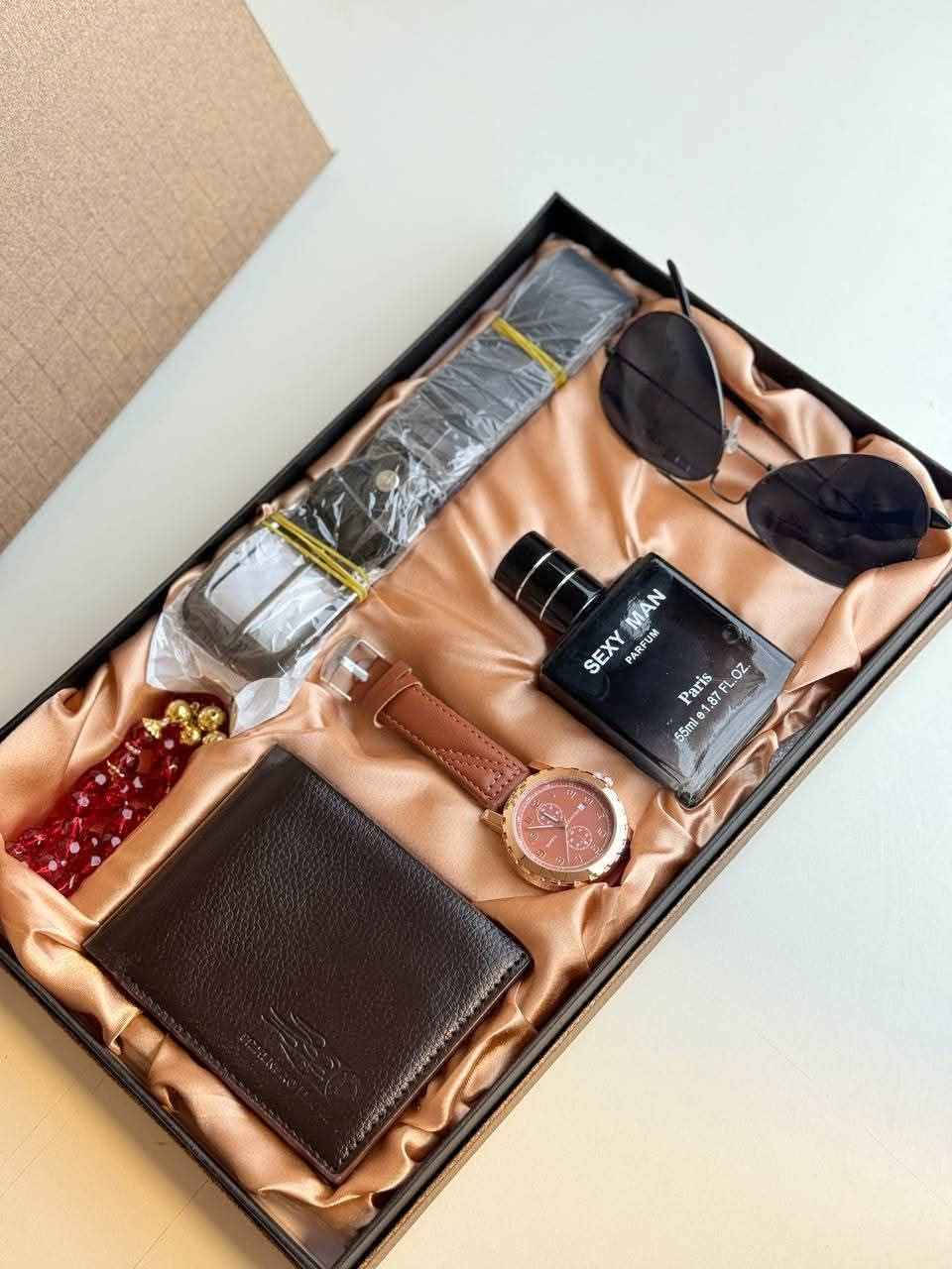 بوكس هدية رجالي
تستحقون كل شي مميز وفرنالكم أحلا وأجمل بكج مميز رجالي تهدوا للأب أو الأخ أو الزوج أو الحبيب ❤️

🎁 البوكس مكون من :
ساعة ⌚️ 
عطر 👃 
محفضة 💼 
حزام ⚪ 
سبحة 📿 
نضارة 😎

🎁 أناقة الرجل تكتمل مع أجمل بوكس رجالي 💋
✅ الساعة مقاومة للماء ✔️
✅ عطر فواح رجالي ✔️
✅ محفظة جلد أصلي ✔️
✅ حزام جلد طبيعي ✔️
✅ سبحة أنيقة✔️
✅ مناضر لتكتمل اناقتك ✔️

🚘 توصيل مجاني لجميع محافظات العراق Singapore


**إذا كنت صاحب هذا الإعلان وتريد حذفه لأي سبب، رجاءا أرسل رسالة إلى الدعم الفني**