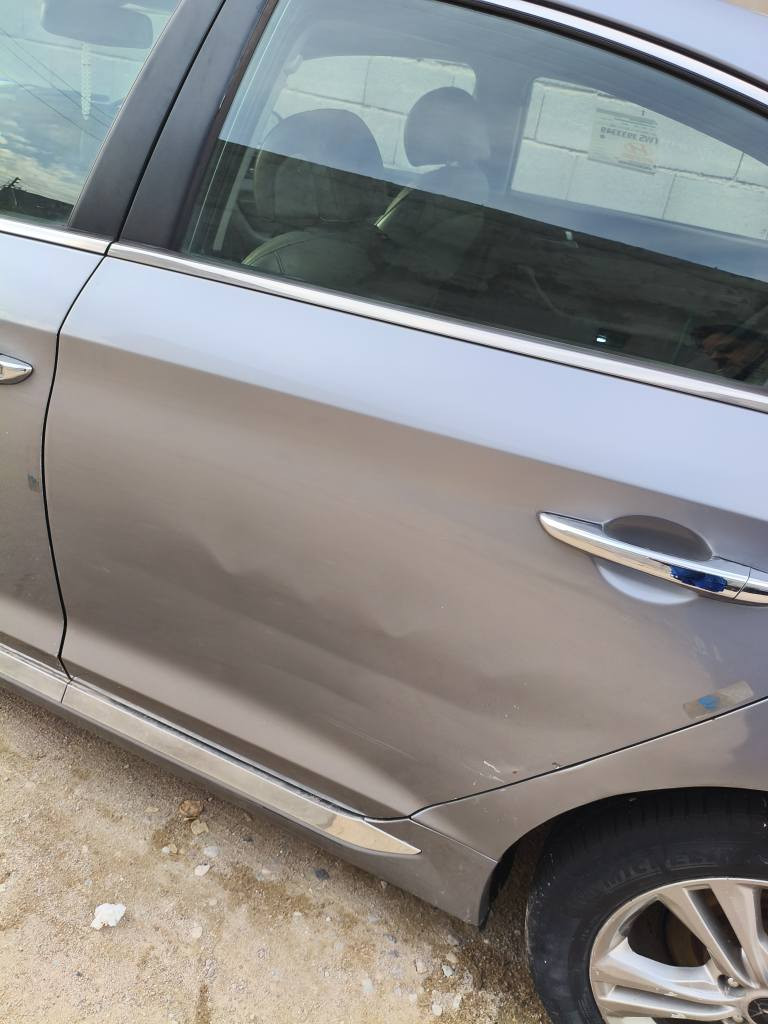 سوناتا٢٠١٦ امريكي فول بصمه . باسمي سياره مصبوغه عام مثل مابين بالسونار  بعد ماعرف شنو بيه..الكير تمام والمكينه 2400Gdiناعمه حلوه تبريد بس غاز اكو ليك .. تفحص وتشوف ع راحتك و سعر 100 شده وبيه مجال كلش بسيط مكاني الزبير حي الاندلس *********** البصرة, العراق
