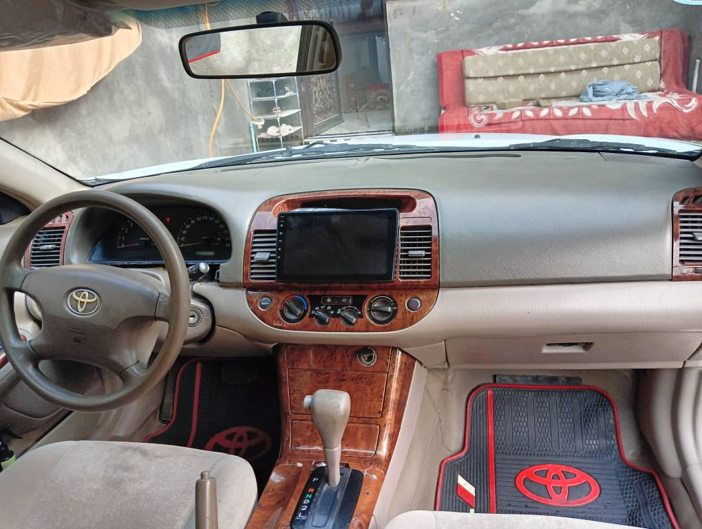 سلام عليكم.من رخصه الادمن للبيع او مراوس كامري ابيض خليجي موديل 2006 بأسمي رقم بصره انگليزي مكينه2400 صار اقل الشهر من شديتها تبريد تدفئه حداده تخم تاير السياره كفاله من كص ونقل جثه ومن الضربه بيه تكحيلات وخياس بالبيبان مسويها السعر95 رقم التلفون *********** البصرة, العراق
