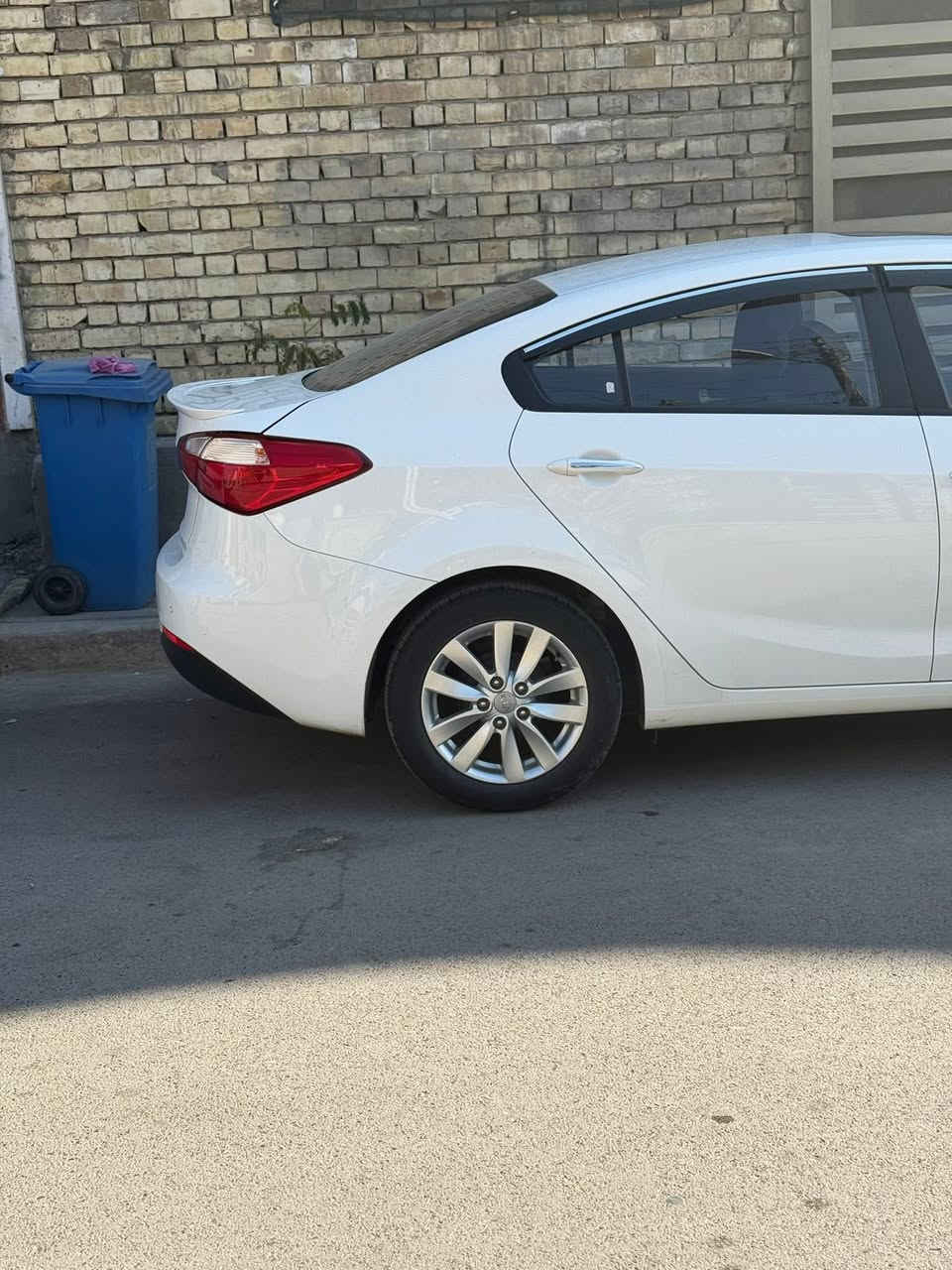 السلام عليكم كيا سيراتو الشركة الدولية للبيع
السيارة باسم والدي +سنوية2028
المواصفات:
محرك 2000 مكينة مكفولة من الفتح 
اشاير مري اوتو ويه السويج
كاميرة خلفية+حساس بلادي
تبريد مجمدة
تحكم ستيرن جهتين
داخل جلد لونين
فتحة
يدات نيكل 
رقم انكليزي جديد
منضومة زنون بيها
مدوشمة البطن
مسوي الها سيرفر عام ادامه+عبوة بانزين العدد2
صدر السيارة امامي + خلفي مبدله ع ايدي
الرقم:***********
السعر:136وبيها مجال
مكان السيارة بغداد الدورة
