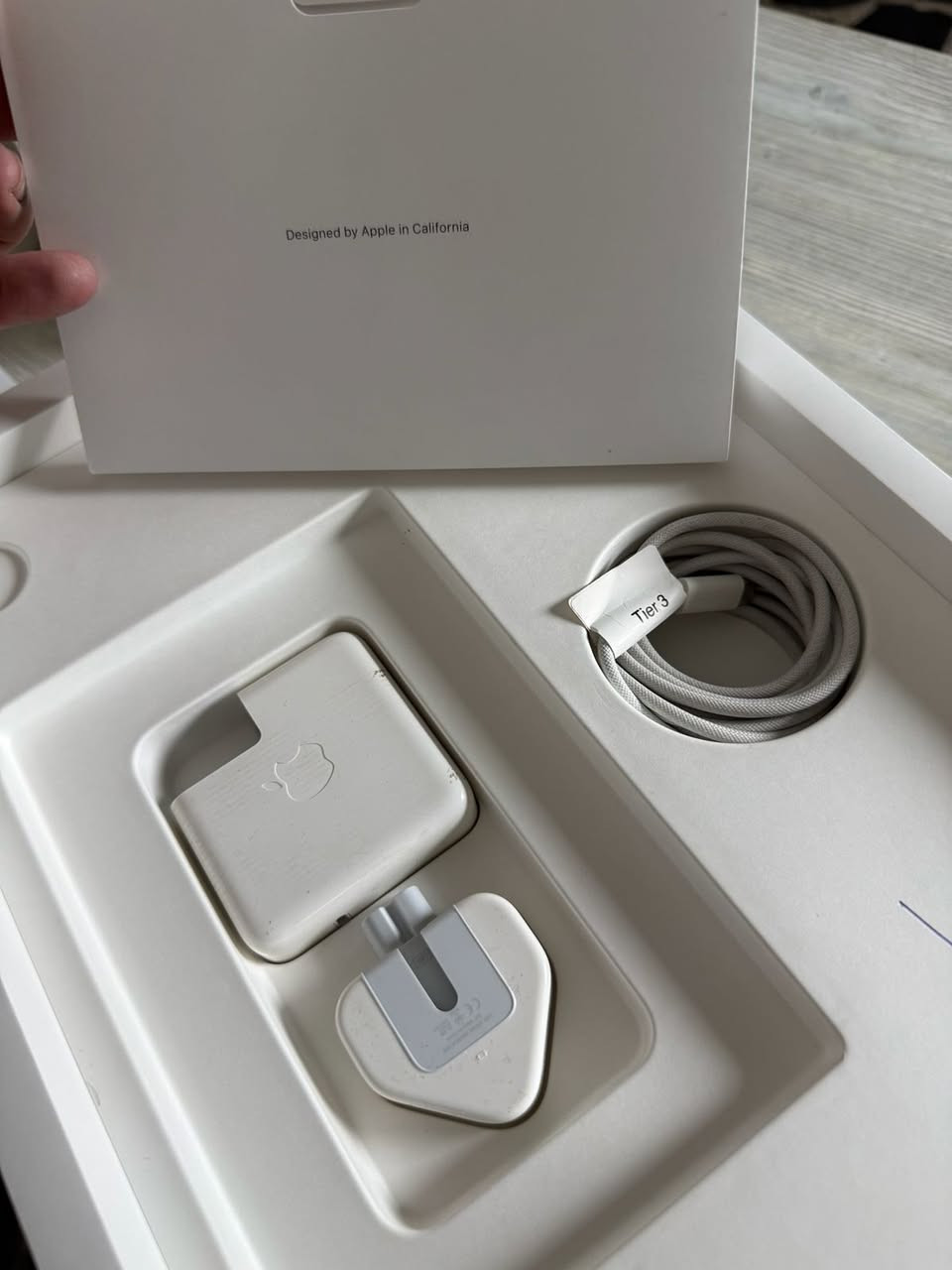 Tier3 A الاسم

شاشة Pro احترافية + تخزين 1TB + تصميم فاخر جدًا.

•⁠  ⁠MacBook Pro 14-inch (Nov 2023)

•⁠  ⁠Apple M3

•⁠  ⁠RAM: 8GB

•⁠  ⁠SSD: 1TB

•⁠  ⁠البطارية: 100%

•⁠  ⁠عدد الدورات: 38 - 35- 75

•⁠  ⁠السعر: 2,100,000 دينار فقط

•⁠ كيبورد عربي - انكليزي

•⁠ المحتويات: كارتونة - شاحنة - كيبل

•⁠ متوفر ٣ قطع (رصاصي فاتح عدد٢ - رصاصي طوخ عدد١)

‎جهاز وكالة ماستر العراق.


**إذا كنت صاحب هذا الإعلان وتريد حذفه لأي سبب، رجاءا أرسل رسالة إلى الدعم الفني**