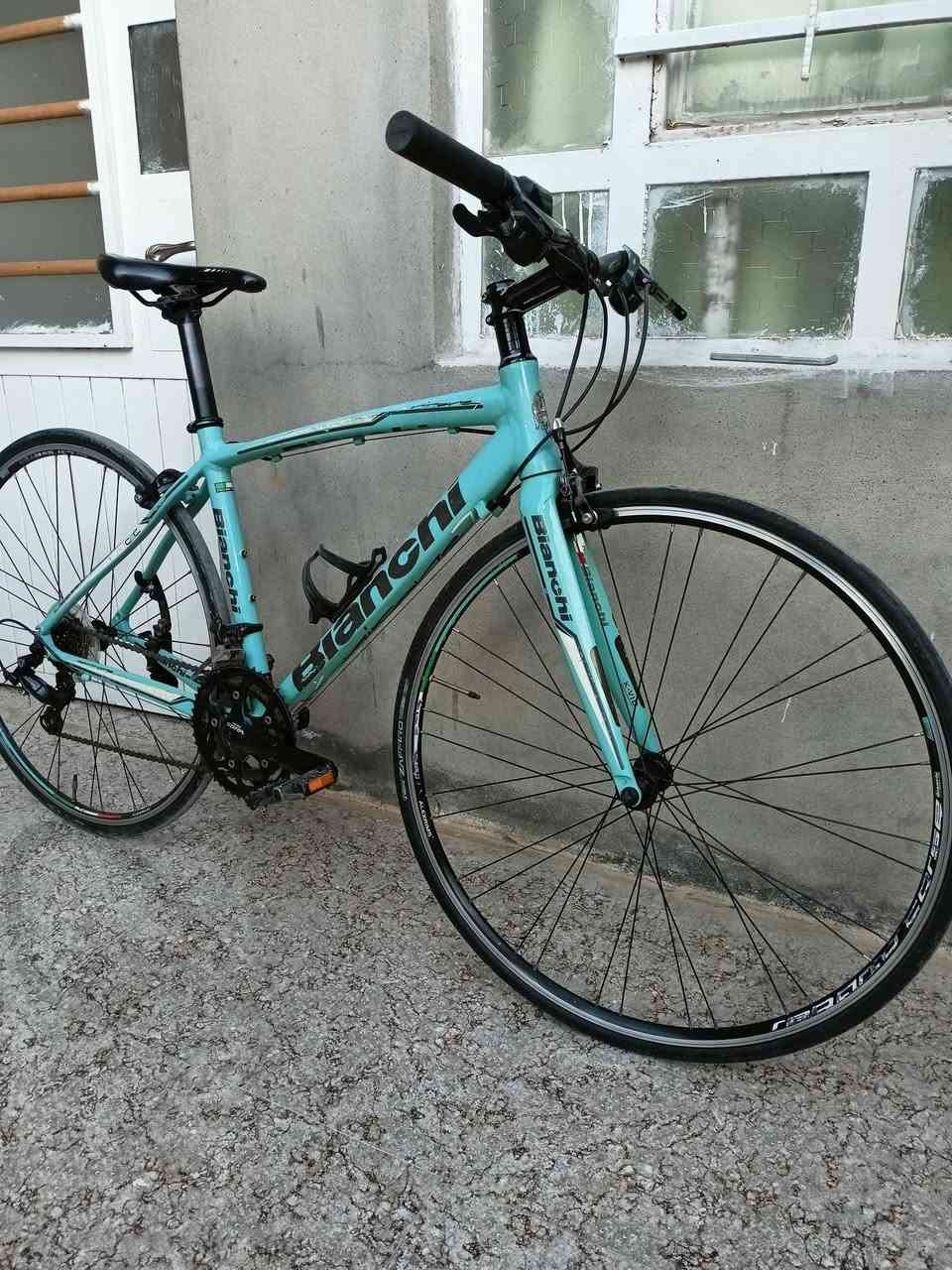 السلام عليكم ورحمة 
رمضان كريم 
بايسكل بيانكا الإيطالية 
700c
نظام رود 9*2
يدات بريك كلارس
سيتم سورا ب الكامل حتى بطيخات سورا 
ماشه كاربون 
قياس S 
ب الكامل وضع الشركة حتى المقعد
دراجة بوزن كلش خفيف يعني اخف من رود حتى 
تفاصيل خاص او اتصل على رقم او واتساب 
متوفر توصيل جميع المحافظات 
السعر 280 الف 
***********
واتساب : ***********
