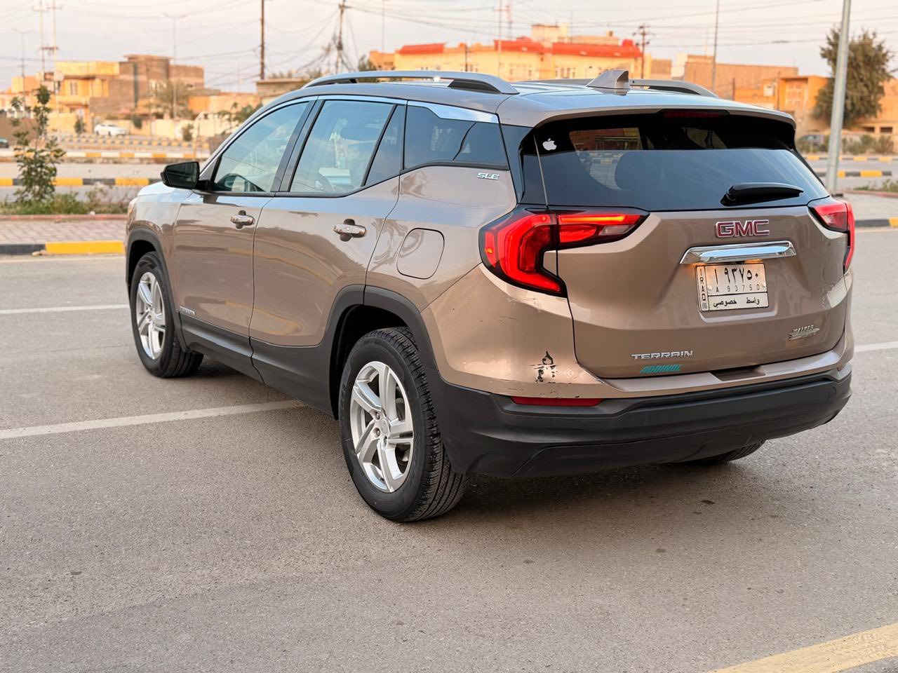 بيع مستعجل وسعر مناسب جمسي تيران 2018 واسط بسمي ماشية 80 السيارة جديدة وجاهزة صور الضرر بالمنشور بدون دواخل لغود و شواصي مكفولة تبريد ثلج حدادية شرط تخم تاير جديد كير ومكينة مكفولات 
بيهة صبغ بس مكان الحادث فقط والسيارة نظيفة جدا

السعر 123 وبيهة مجال مكاني واسط 
***********
***********
