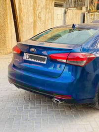 فورتي 17 S وارد حادثه جاملغ خلفي وباب جهة السائق وباب السائق وجاملغ ام...