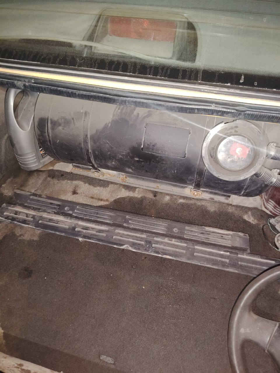 السلام عليكم سياره كونتاير مقفوله منظمه غاز 2015 44 وبيها مجال مكان بغداد حي النصر ***********
