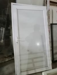 باب بلاستك • ٢م٣سم • ١م١٠سم