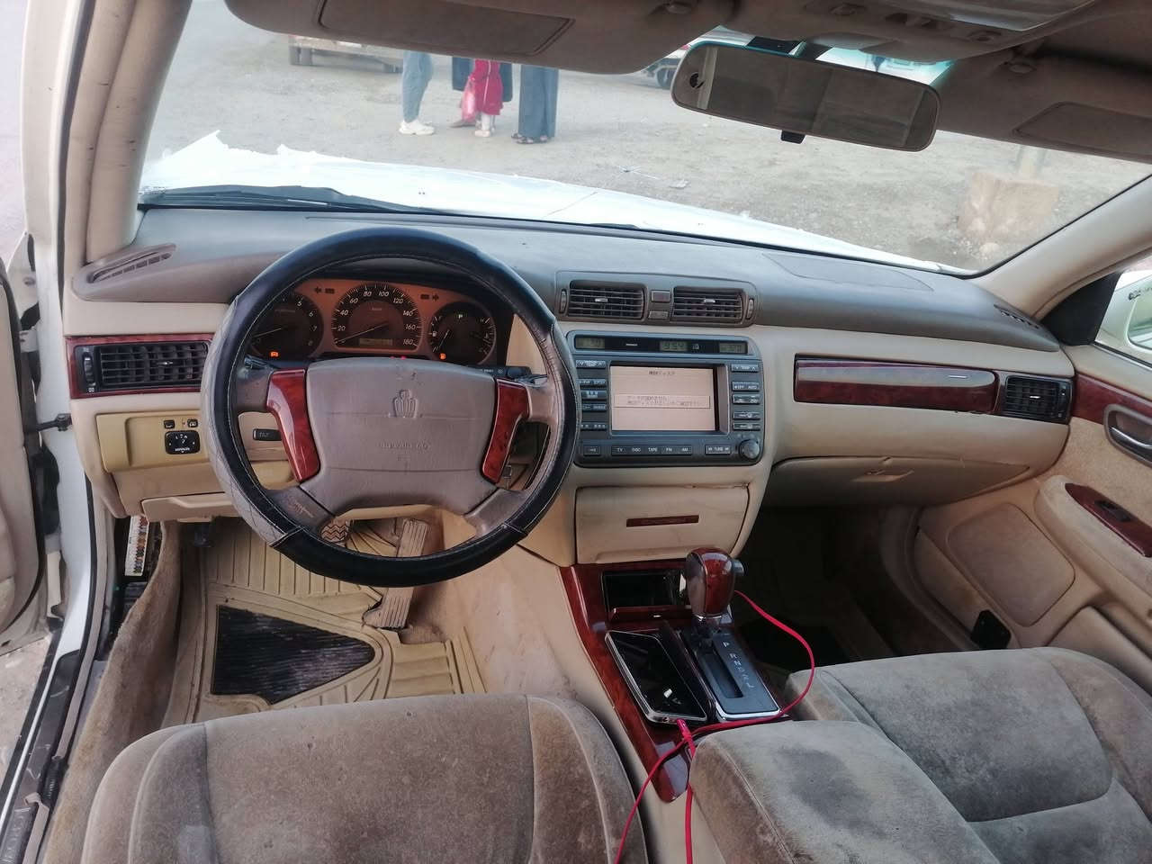 اسلام عليكم ملكه مكصوص  محرك كير شرط ففتي زقير تدفا تبريد كله شرط تايرات جديد ولكشر شوف العين السعر 33 وبيه مجال اتصل عل رقم  ***********
