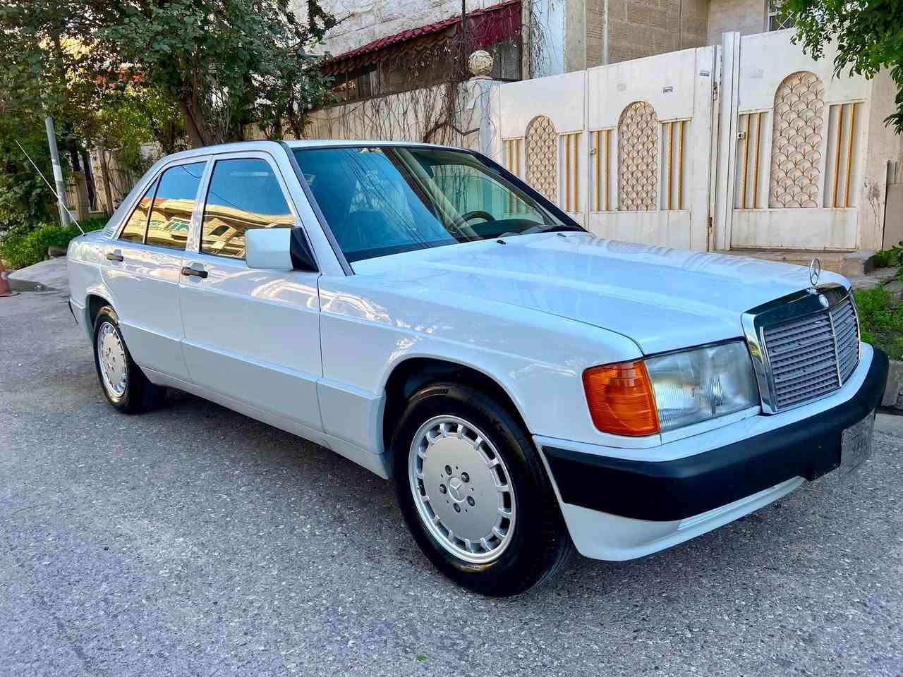 سلام عليكم ورحمة الله وبركاته
اشلونكم الاعزاز 

مارسيدس طيارين حجم 190 

موديل 93 رقم اربيل بسمي 

السيارة ماشيه 215 الف كيلو حقيقي 

هزة سنويه جديدة لحد 2031

السيارة بلاديه من دعاميه للدعاميه 

فقط بيها ثلاث قطع كلير الماني اوربي بدون ضربه شرط الفحص 

كير محرك بلاد 

تبريد شرط اذا مو ثلج مرجوع 

اكسل كاردن بشرط 

غرفة لوك 

شاشة كاميرا 

اسبير ما نازل 

السعر 73 وبيها مجال للطيبين 

***********
عنوان السيارة كركوك
