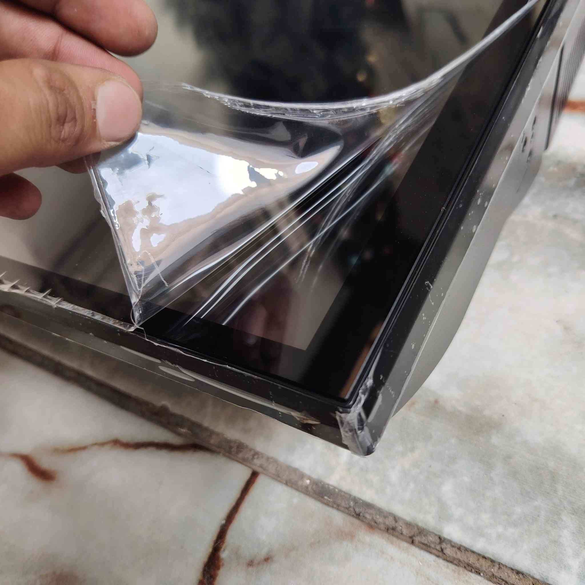 شاشه قياس 60 للبيع ضد الكسر وزن ثقيل سلم رفيعه نوعه LG دبي الاصلي ضمانها سنتين انترنت وموصفات فول الشاشه متنكسر لو توكع من السطح 
السعر (350) الف قفل بدون تعامل 
البيع بسبب كبر حجمها ومترهم عندي بصاله 
عنوان بابل قضاء المحاويل 
رقم تواصل (***********)
