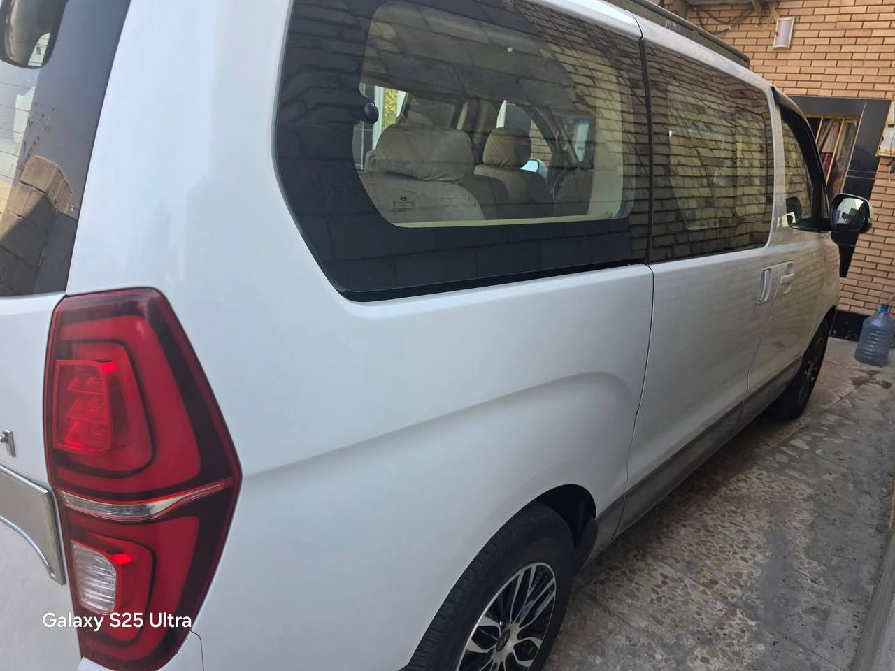 السلام عليكم 
ستاركس 2020 محورة مسكر سبلاين 12 قبق الاسود رقم بغداد دولي تحويل ثاني بأسم المشتري للاستفسار ***********
