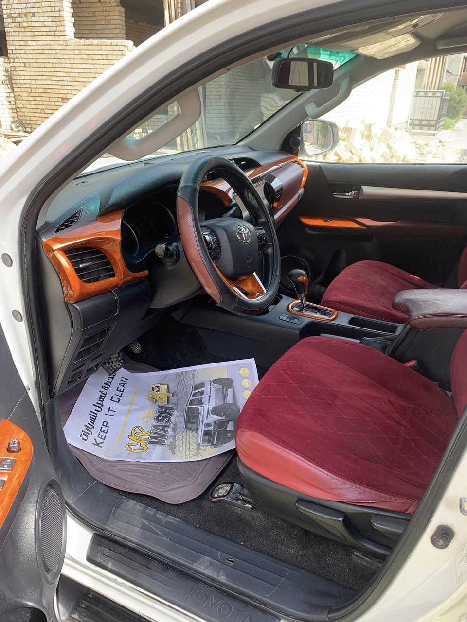 السلام عليكم بيكم هايلوكس رقم ربيل 2016 ماشية 147 حقيقي فور ويل عالي كير اوتوماتيك السعر 25$ للاستفسار *********** مكانه بغداد
