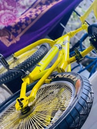 دراجه شحن حجم 14جديده شرط الشغل باسكل كوبرا  الدراجه ب 200 الف والباسك...