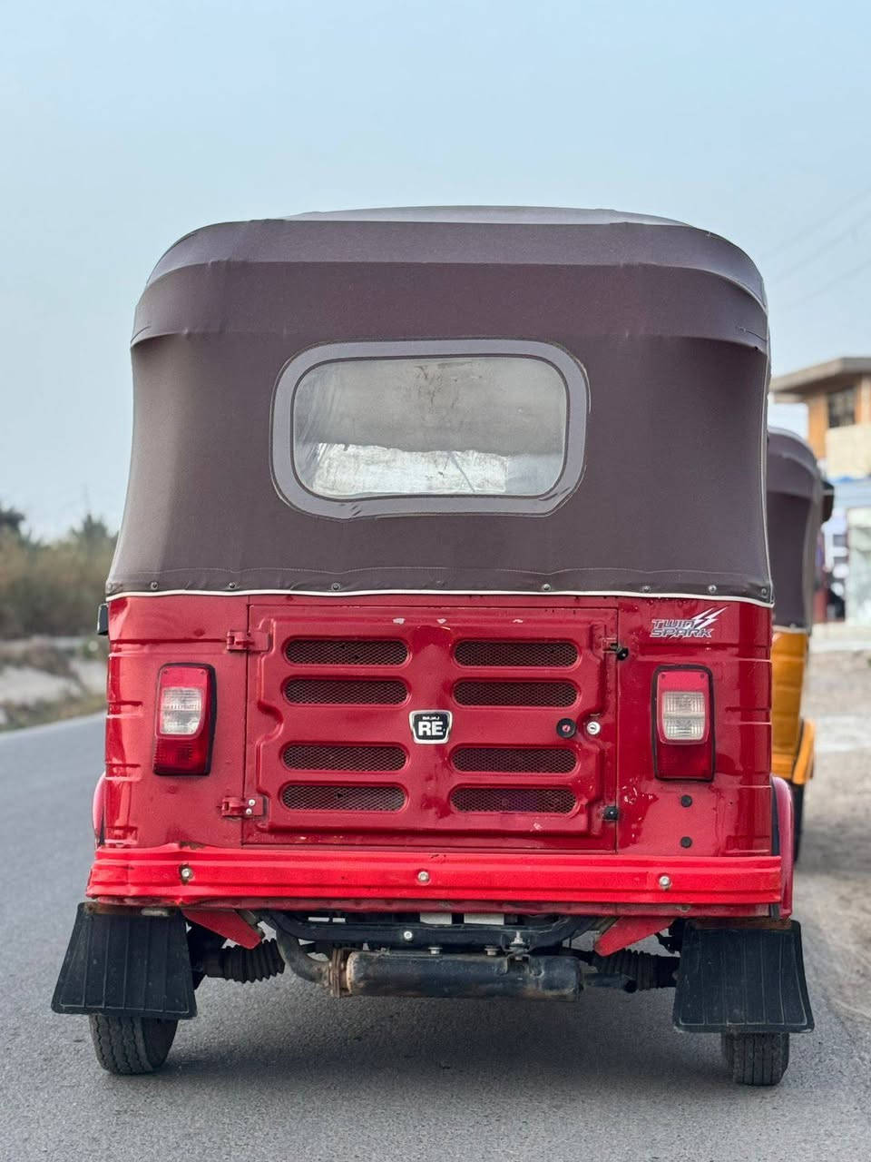 سلام عليكم تكتك 2020 رقم وسنويه كربلاء كفاله عامه بس دوس معمره مكاني بغداد التاجي السعر 7 وربع وبيعة مجال***********. مشروع وطني وين تريد احولك
