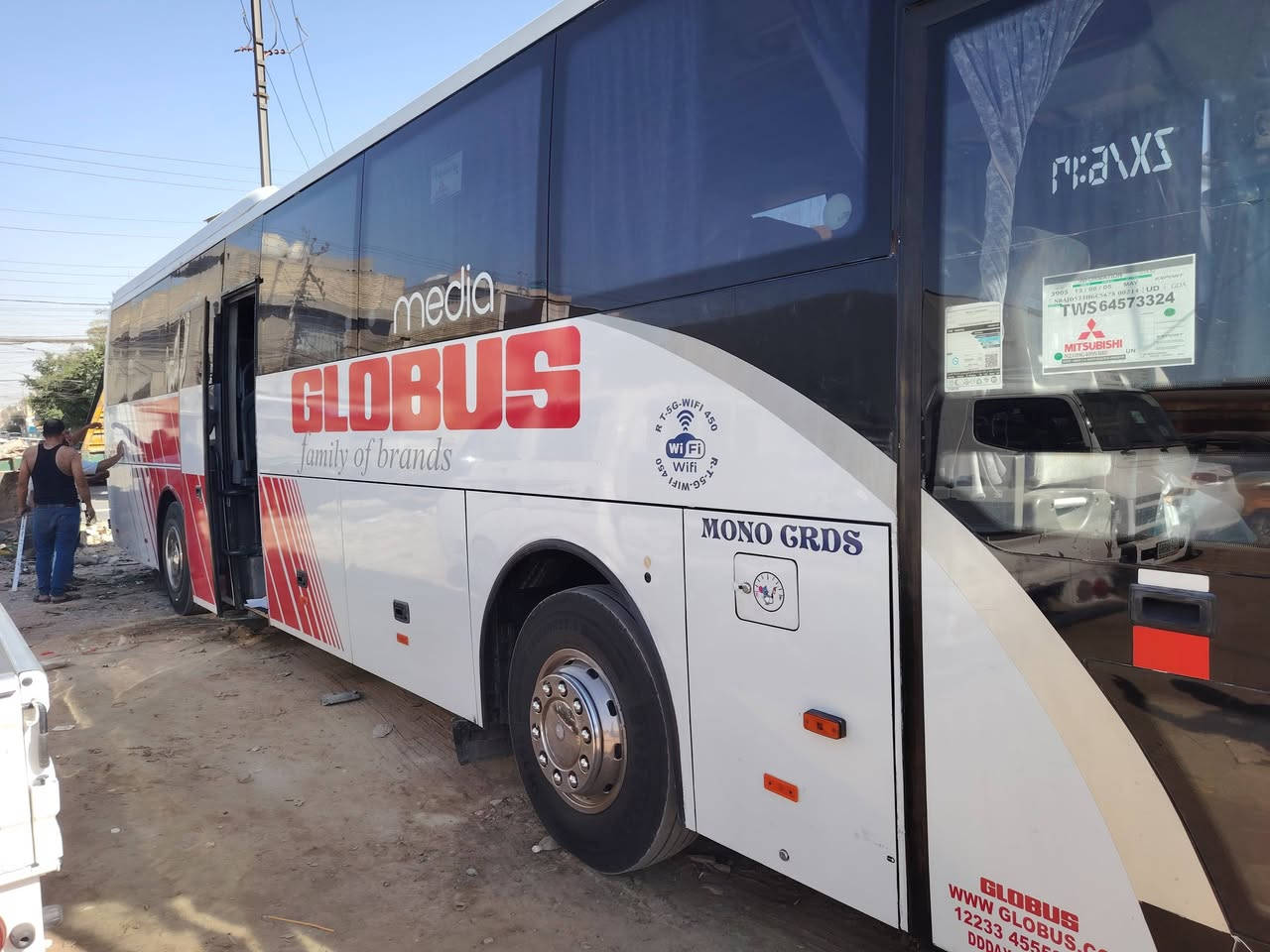 اخوان جنت مصورها بليل كالو الصور موواضحا هسه هذا تصوير بالنهار السياره ٢٠١١ سنويه اصلي واقع حال السياره قبل ٤ أشهر طلعت للسعوديه وطالعه كراوي داخل العراق اوخير من الله طخم تايرات نقص ماعندك بيها الحمدلله خير من الله سعرها ٢٧٠ اوبيها مجال *********** هذا رقمي واتساب أو ماسنجر اذا اكو مراوس ابسياره حديثه اصغيره اراوس مكان السياره سليمانيه
