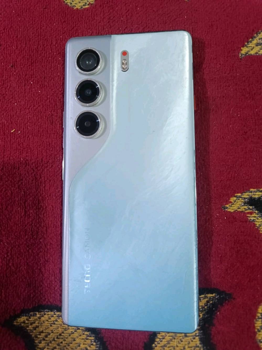 تكنو كامون 40برو 5G  ابيعلك جهاز طافي تفصيخ بطارية شاصي افلاتات شاشه بورد كامرات الجهاز طفه والمصلحة فقط فتح الظهر أو ماعرفله رجعه مصلحه ابيعه تفصيخ والجهاز شغال أكرر ابيعه على وضعه تفصيخ طافي تمام ابسعر مناسب