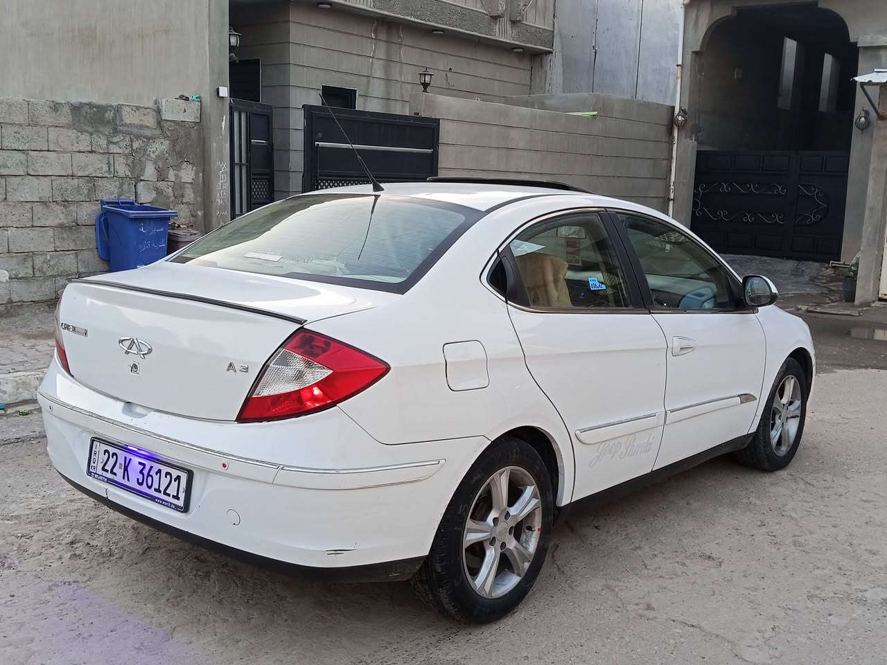 سلام عليكم اخوان 🌹للبيع شيري A3 موديل 2013 رقم اربيل بسمي
وكوبون بانزين بيه سنويه لحد 2031 هزه و براد كله جديد 

فول مواصفات 🍒

1 سلايت 

2كشنات جلد 

3شاشه ايباد و كامره سستم سماعات جديد شاده

4سبيره مانازل شركة 

5 أربع وياله كروم حجم 16+ تخم تايرات جديد 

6 بلاجكتورات 

7 مرايات كهربائية 

8 محرك حجم 1.8 بشرط لا صرف ولا بخار+كير اوتو بلادي النترا يعني كوري انسه عطل  يجي دبل كيرأوتو و عادي 

9لايتات اماميه كهربائي 

10 أربع جامات كهربائية 

11حساسات خلفيه 

12 سياره ماشيه 113الف 

13مانع انزلاق 

14 سويج شخاطه بلادي +قفل مركزي حته صندوق ينفتح ب كونترول
15 تبريد ثلج 🥶تتفئه 🔥
ملاحظة/بنسبه صبغ قبق صندوق بلادي مصلحين نفس مالته 

وشبر ب بونيد أو أقل من شبر  بدون اي دواخل 🌷🍒بنسبه سعر خابر و تدلل شراي يخابر و متواجد ب نت رقمي ***********عنواني كركوك ☎️
