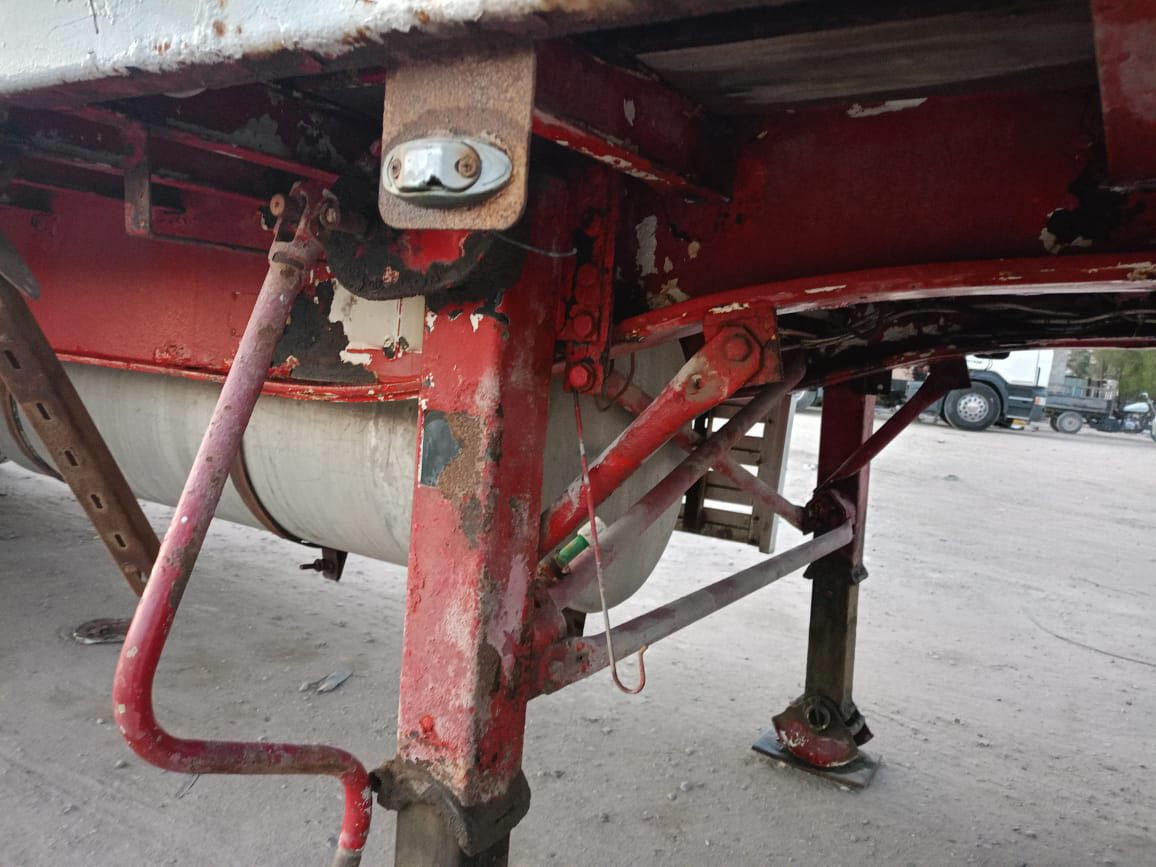 السلام عليكم عربانه للبيع اوربيه ١٣/٦٠تخم تاير شاصي مكفول كهربائيات كلها شغاله مكانها البصرة الزبير ***********
