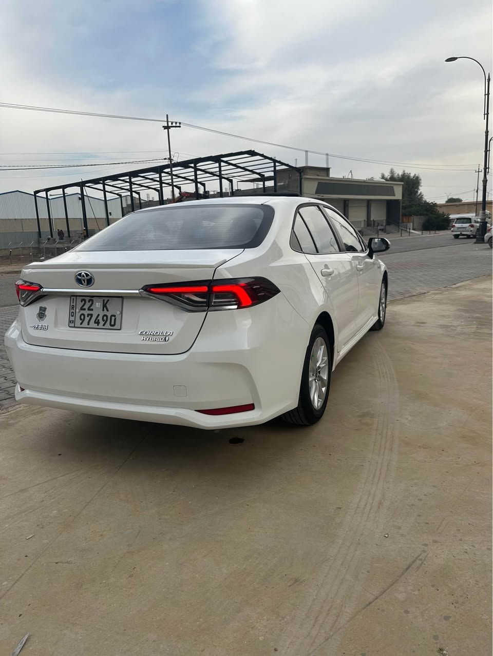 كورلا هايبرد موديل ٢٠٢٤ ماشي ٤٢الف كيلومتر 
شكل خليجي بيها جامرلغ سائق صبغ شبر بل بونيد بدون دواخل حتى ممفتوح 
*********** كركوك, العراق
