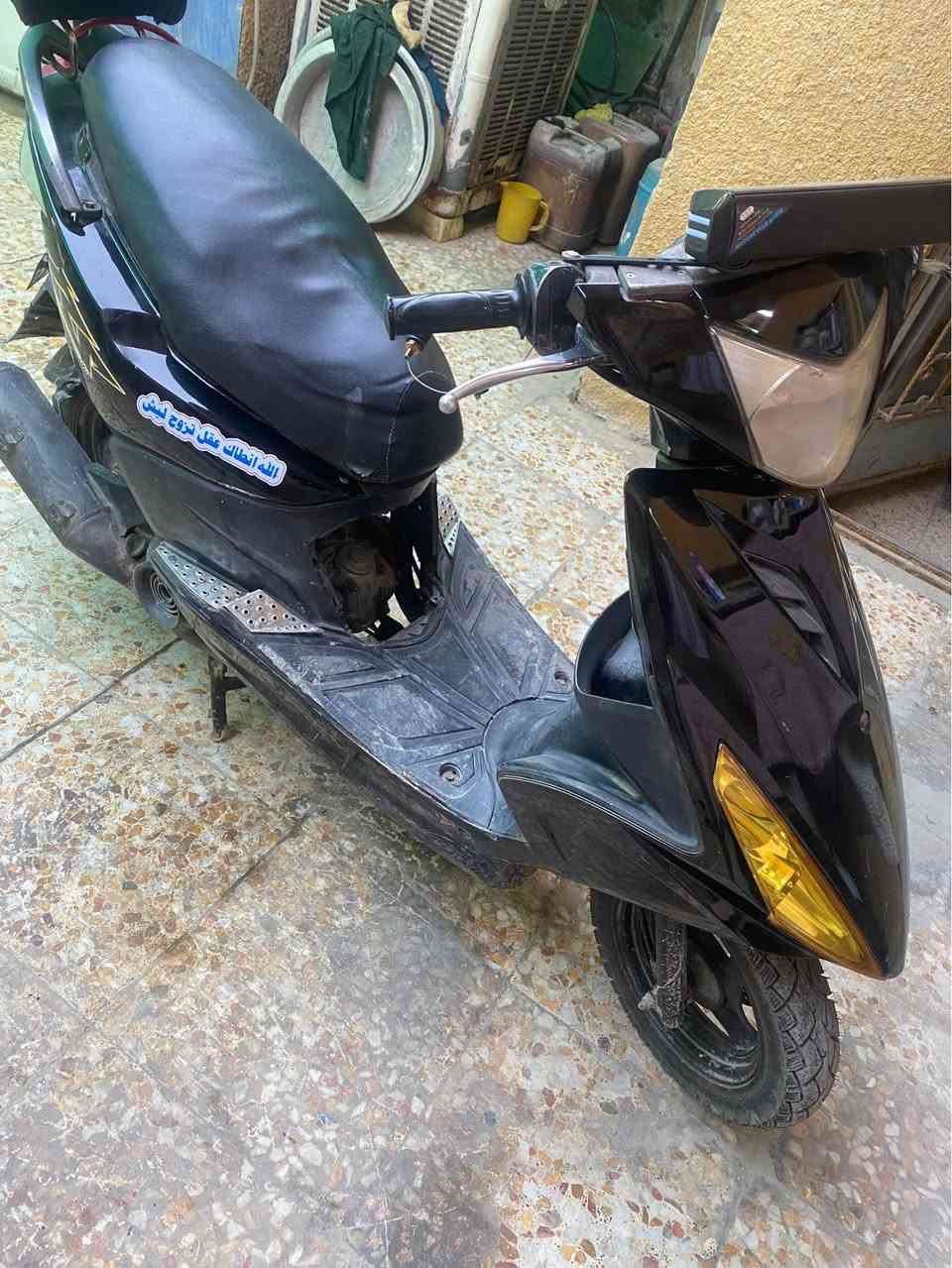 ماكس مضلع مكنه مكفوله نضيف جدا نقصها فقط قمجي مال بنزين مكطوع مبدللها تايرات اصليه ياباني جدد ودبل خلفي جديد مال تفصيخ وهواي مبدللها غراض درجه بعد جديدة سعرها ٥٥٠ الف لتفيده يخابرني *********** بغداد, العراق
