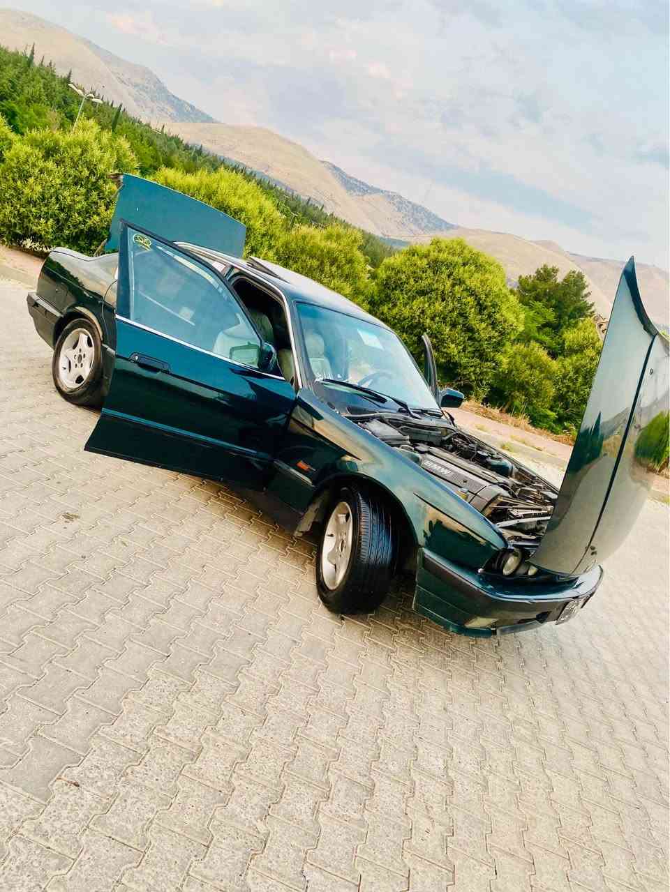 به ناوی خوای گەورە                      نرخ29$ مەجاێکی کەم
.بــۆ فـرۆشـــتـنBMW مۆدیل 1993✅   پــێش پان
گـــــێـڕ عــادی 🚀525 کە پـس    سەقف ســڵاید 
مـــاشــالڵە زۆر بــەقـوتە نـــمــونە لە جــوانی پـــاکــی ❤
👌گـێـڕ و مــەکـینـە زۆر پــاک 👌بــەس مــاشــالڵەی ئەوێ
👈🏽ئــاڕمــی پــلاستـیـک 👉🏽 به شەرتی ئه وەلیات و. حاسیبه مــاشالڵە نمـونەیە لەجوانی
مـــاشالڵە لە بــۆیاخ ودەماری دەعم و لێدراوی نــیە
ســـەقــف و شـــانــی وەک بــیلاد👍 نـمـونە لە جوانی
لە ڕووبەڕو وەک وێـنـەکان جــوانە ماشالڵە🧿
دەشغووڵ ئــێربـاک کـــوشـن جــڵد چـــوار جام کارەبا
تەقەورەقەی نیە💚 ســـوکـــانی m 
🧿دەعــامـــی بـــــۆ دەعــــــامــی و مــەزبـووت🧿
مـــاشالڵە لە هــەیکەل ونــاوی ســەقف سڵاید👉
کلاج و عه ینه ی تازە بۆ به سراوە.  🤎
تــاقم تـــایەو ویلی  لۆک👌بۆبەسراوە.  .
کــارەبـــایی کــامل مــەزب ـووتە ❤
گـــەرمــی .لایـت .فـڵچە . ئـیشارەت .بـرێـک بزماری👌 
🔱هــەیــکەلی نمـونە و نـاوی جوان  👉🏽.       ..
بــەنـزیـن زۆر کــەم ئــەخوا  زۆر بێ مــەسرەفە ***********          *********** السليمانية, العراق
