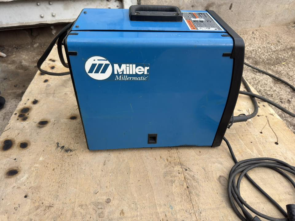 ملر امريكي مك حجم ١٧٥
اخت الجديدة مستخدمة كم مرة فقط للتجربة مجرب بيهة حديد وستيل السعر ٤٥٠$ المكان بغداد 
***********
