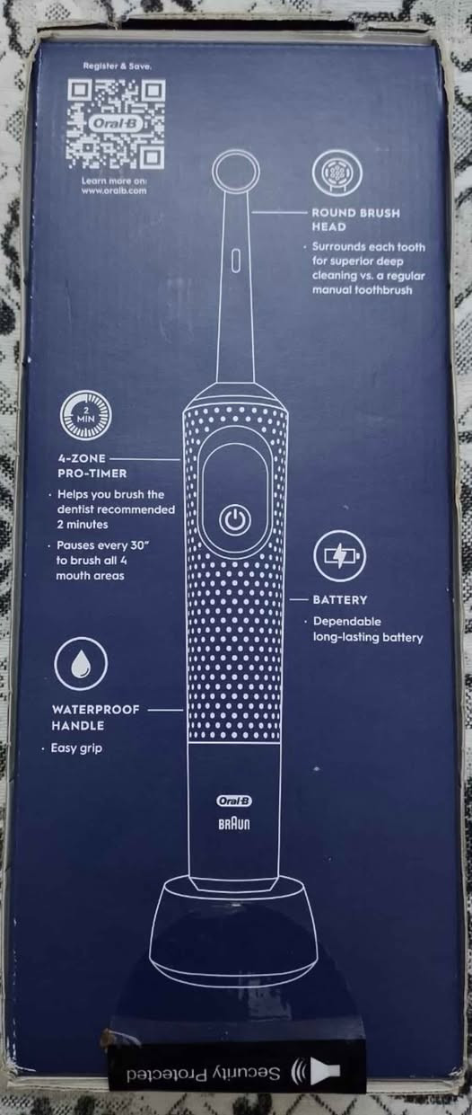 يا الله.. للبيع فرشاة أسنان كهربائية من ماركة Oral-B العالمية (Designed by Braun)، الفرشاة أصلية 100% مستوردة من لندن (إصدار بريطاني خاص UK Edition)، بجديدها والباكيت مغلق بغلق المصنع (لم يفتح نهائياً).

ليش هذا الموديل (Pro Vitality Deep Clean) مميز؟

3 أنظمة تنظيف (Modes): الجهاز يحتوي على 3 أوضاع سهلة الاستخدام تناسب الجميع:

Daily Clean: للتنظيف اليومي القوي والفعال.

Sensitive: وضع لطيف جداً للأسنان الحساسة.

Sensitive Plus: وضع فائق اللطافة لتجربة تنظيف مريحة جداً وغير مسبوقة (كما موضح بالصور).

رأس Cross Action الأصلي: يزيل لغاية 100% أكثر من الجير (Plaque) مقارنة بالفرشاة اليدوية العادية بفضل زاوية شعيراته الاحترافية.

المؤقت الذكي (4-Zone Timer): يهتز الجهاز كل 30 ثانية لتنبيهك لتغيير منطقة التنظيف، ويضمن لك التنظيف لمدة دقيقتين كاملتين حسب توصية أطباء الأسنان.

مقبض مقاوم للماء (Waterproof): مريح ومضاد للانزلاق للاستخدام الآمن داخل الحمام.

بطارية طويلة الأمد: بطارية قابلة لإعادة الشحن تدوم طويلاً (Dependable long-lasting battery).

محتويات العلبة (كما في الصور):

جهاز الفرشاة الكهربائي باللون الأسود الفخم.

رأسين فرشاة أصليين (2 Brush Heads) من نوع Cross Action (رأس أساسي + رأس إضافي).

قاعدة شحن أصلية (فيشة بريطانية ثلاثية).

السعر: 90,000 دينار عراقي.

المكان: بغداد - [اليرموك]
التوصيل: متوفر توصيل سريع لكل مناطق بغداد وللمحافظات.

للاستفسار أو الشراء، يرجى المراسلة على الخاص أو واتساب: [***********] بغداد, العراق
