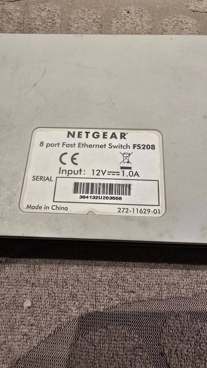 للبيع هاب سويج ( موزع انترنيت ) نوع NETGEAR FS208

الجهاز نظيف جدا يستخدم لتوزيع الإنترنت من راوتر واحد إلى ثمانيه أجهزة عن طريق كيبل LAN

يتحمل سرعة من ( 10/100 Mbps (Fast Ethernet يعني تخريج من 10 ميكا الى 100 ميكا بالثانية

نوعه Unmanaged – Plug & Play يعني يشتغل مباشرة بدون إعدادات

(( السعر ٣٥ الف دينار ))

 

مكاني سريع حي العامل

هاتف  ***********

موجود توصيل لكافة المحافظات
