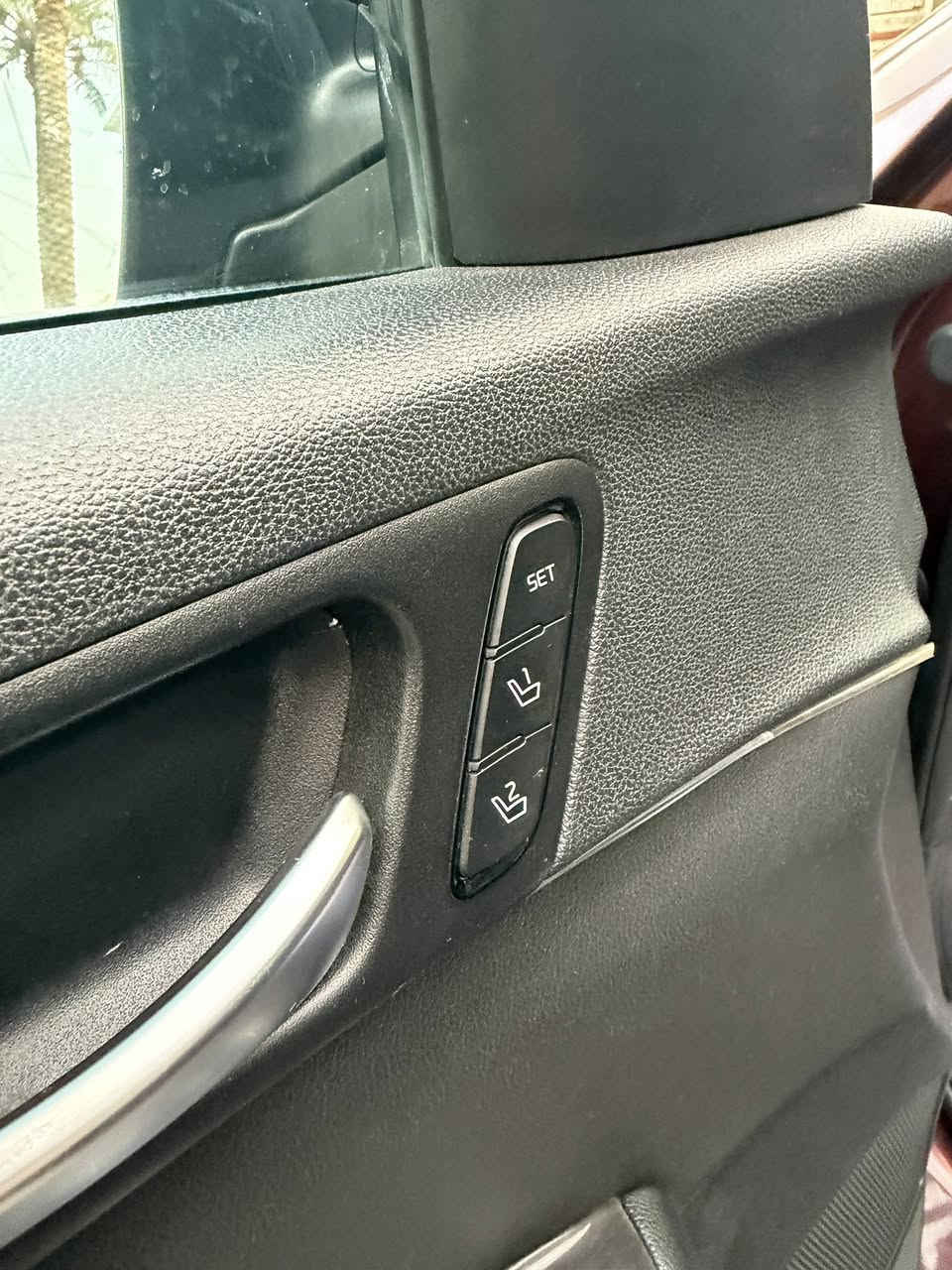 ✨ يا الله السلام عليكم ✨

🚘 كيا أوبتيما – Kia Optima EX
📅 موديل: 2017
⛽ بنزين
📍 الممشى: 81 الف ميل

🔹 المواصفات:
✔️ محرك 4 سلندر
✔️2.5 لتر gdi
✔️ ناقل حركة أوتوماتيك
✔️ بصمة تشغيل
✔️ بصمة أبواب
✔️ شاشة
✔️ كامرة خلفية
✔️ تحكم كامل بالستيرن
✔️ مثبت سرعة
✔️ إشارات بالمراي
✔️ كشنات جلد
✔️ كشن السائق كهرباء
✔️شاشة كار بلي 
✔️تدفئة ستيرن
✔️تدفئة مقاعد
✔️ نظام مانع انزلاق
✔️ تكييف قوي
✔️ داخلية نظيفة

✨ وبعد بيها هواي مواصفات

🛠️ الحالة:
بيها ربع الجاملغ الخلفي والباب مبدل نفس اللون بدون ايرباك

✅ رقم:  أربيل باسمي

🌟 السيارة نظيفة ومرتبة وبعد أحلى من الصور وبالعافية على اللي ياخذها

💰 السعر: 120 ورقة
🔻 بيها مجال بسيط

📞 للاستفسار: ***********
📍 العنوان: بغداد
