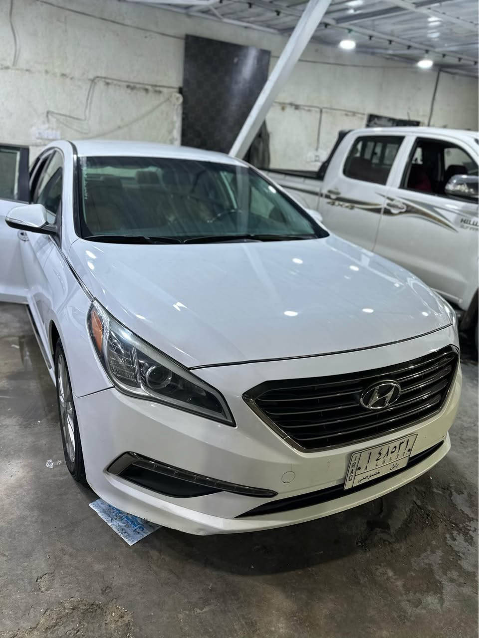 2015 وارد امريكي لمتد فول مواصفات رقم بابل 
حادث جاملغ وشويه من الباب مصبوغات اثنينهن ماشية 117 الف ميل حدادية جديده جدا والسيارة نظيفة بمعنى الكلمه ومكينه وكير بلاديات 
القمارة مغلفه ppf (افلام حماية شفافه للحفاظ عليها ) ومواصفاتها 
بصمة ابواب وتشغيل 
داخل جلد مشمشي وصاج 
شاشة و كاميرا دواره 
تدفئة مقاعد امامية وخلفية 
المقاعد الامامية كهربائية 
ثلاث انظمة قيادة 
صندوق ذكي يفتح عند الاقتراب 
رادار 
اشارة بالمرايه 
تبريد قطعتين 
139 وبيها مجال  بسيط
مكاني كربلاء *********** كربلاء, العراق
