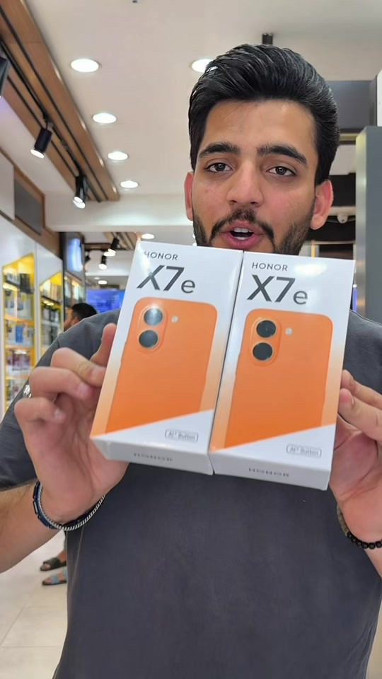 ⁨	متوفر الآن للبيع المباشر 🔥 📱 HONOR X7e قوة تتحمل يومك… وتصميم يليق بيك 😍 🔋 بطارية ضخمة 7500mAh⚡ شحن سريع 45W📸 كاميرا رئيسية 50MP📱 شاشة 6.61 إنچ بتحديث 120Hz💧 مقاوم للماء والغبار بمعيار IP64 💾 الأسعار:✅ 6GB + 128GB — 246,000 د.ع✅ 6GB + 256GB — 277,000 د.ع ⭐ متوفر الآن داخل مركز تي موبايل⭐ بضمان الوكالة الرسمي⭐ أجهزة أصلية 100% 📍 المنصور – 14 رمضان – قرب مطعم الساعة 📞 للاستفسار:المبيعات: ***********التقسيط: ***********الصيانة: *********** 🚚 توصيل سريع وآمن لجميع المحافظات⁩
